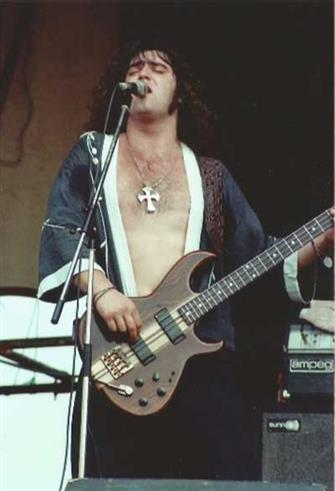 Kevin Riddles : Band Member Image | CFF Radio