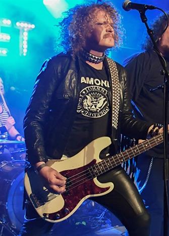 Gustav Hector : Band Member Image | CFF Radio