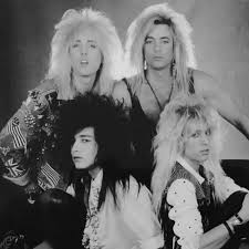 Lipstik : Image |  CFF Radio