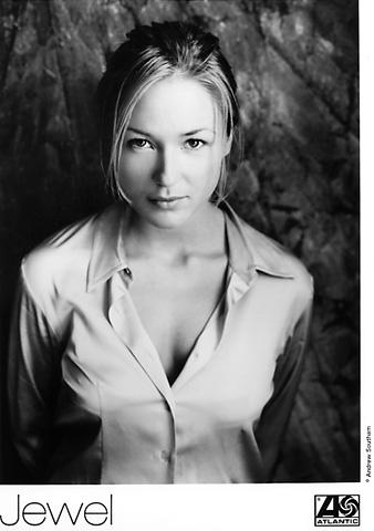 Jewel : Image |  CFF Radio