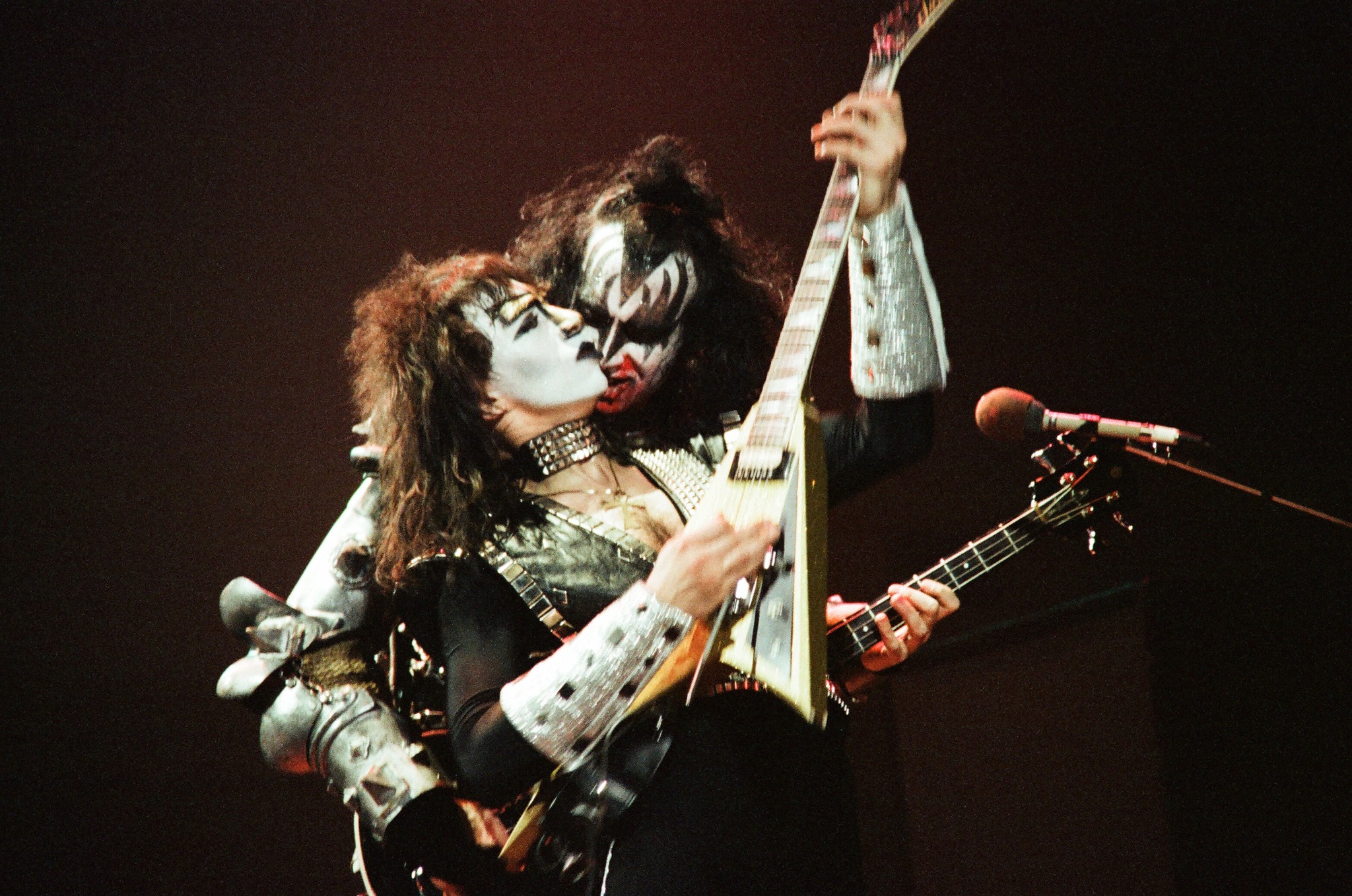 
Gene Simmons and Vinnie Vincent live at the Cobo Hall 1983. : Concert Image | CFF Radio
