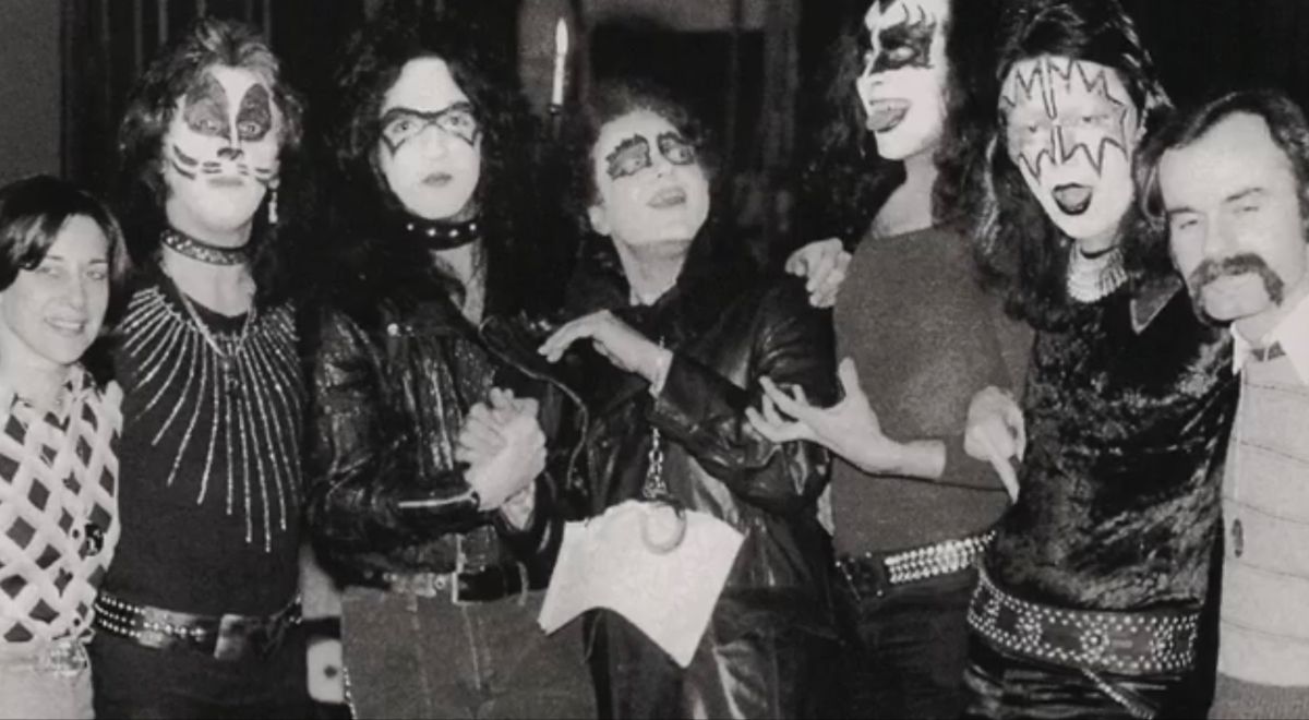 KISS with Joyce Biawitz, Neil Bogart & Bill Aucoin at the Fillmore East 1973 1st : Photo Session | CFF Radio