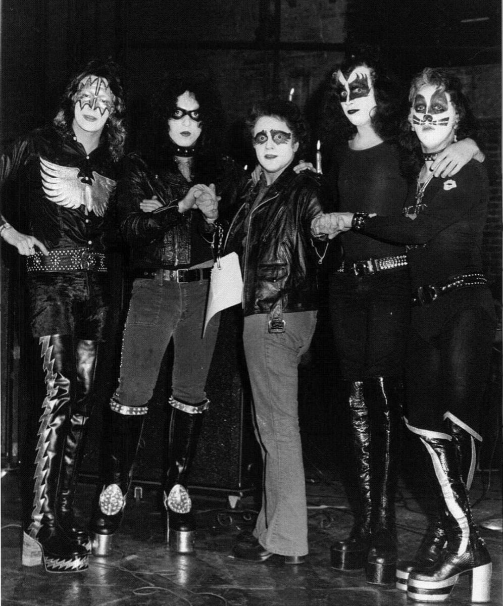 KISS with Neil Bogart at the Fillmore East, New York 1973 : Photo Session | CFF Radio