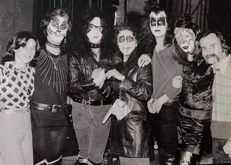 KISS with Joyce Biawitz, Neil Bogart & Bill Aucoin at the Fillmore East 2nd : Photoshoot Image | CFF Radio